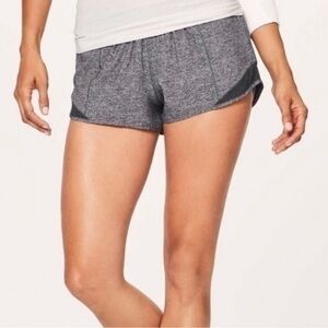 Lululemon Hotty Hot Short II *2.5"